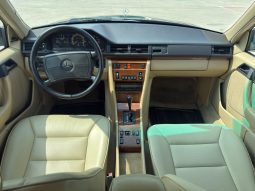 
										1991 Mercedes-Benz 300, E full									