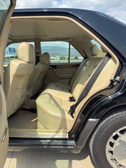 
										1991 Mercedes-Benz 300, E full									
