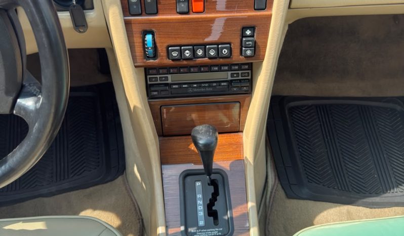
								1991 Mercedes-Benz 300, E full									