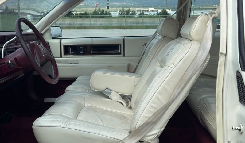 
								1989 Cadillac Deville full									