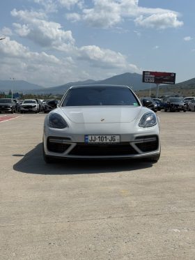 2017 Porsche Panamera, Turbo
