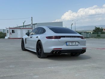 2017 Porsche Panamera, Turbo