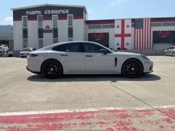 
										2017 Porsche Panamera, Turbo full									
