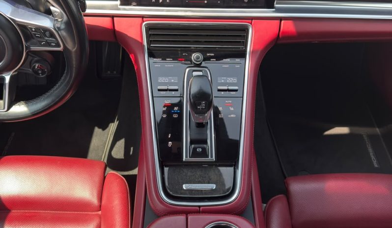 
								2017 Porsche Panamera, Turbo full									