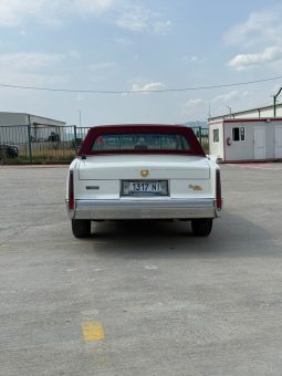 
										1989 Cadillac Deville full									