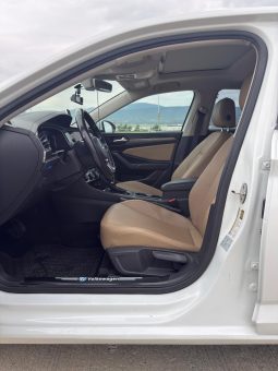 
										2019 Volkswagen Jetta SEL full									