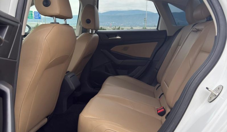 
								2019 Volkswagen Jetta SEL full									