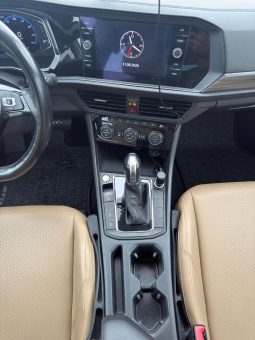 
										2019 Volkswagen Jetta SEL full									