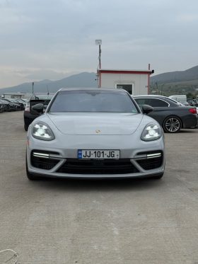 2017 Porsche Panamera, Turbo