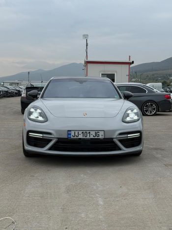 2017 Porsche Panamera, Turbo