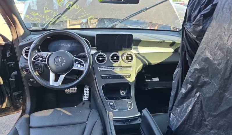 
								MERCEDES-BENZ GLC 300 full									