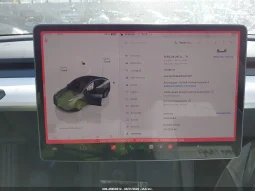 
										Tesla Model Y full									