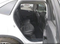 
										Ford Escape full									