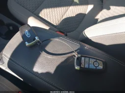 
										Ford Escape full									