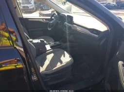 
										Ford Escape full									