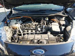 
										Ford Escape Hybrid full									