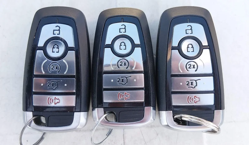 
								Ford Escape Hybrid full									