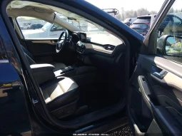 
										Ford Escape Hybrid full									