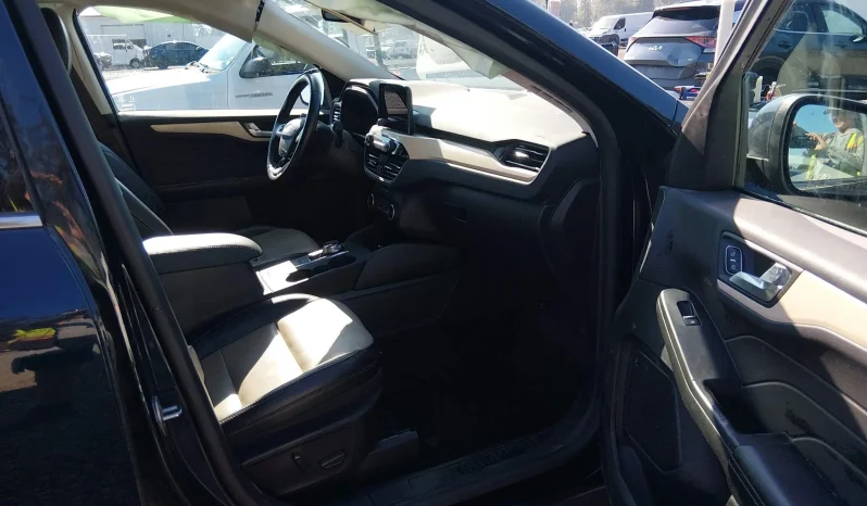 
								Ford Escape Hybrid full									