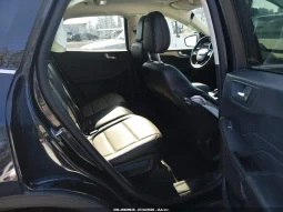 
										Ford Escape Hybrid full									
