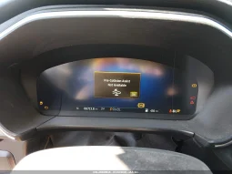 
										Ford Escape Hybrid full									