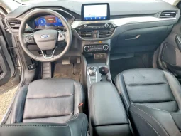 
										Ford Escape Hybrid full									