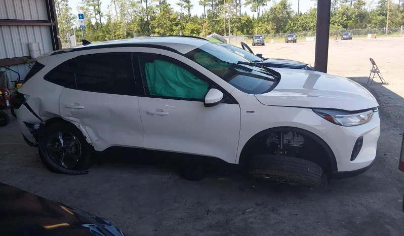 
								Ford Escape full									
