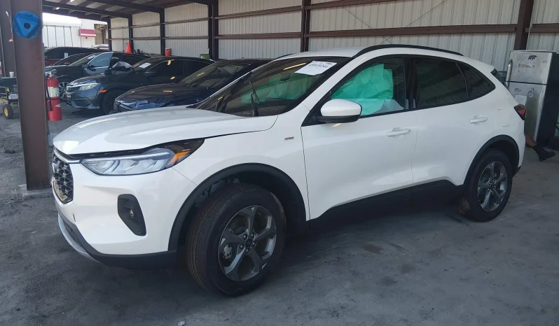 
								Ford Escape full									