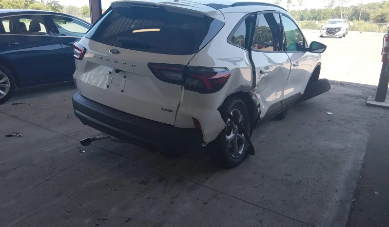 
								Ford Escape full									
