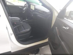 
										Ford Escape full									
