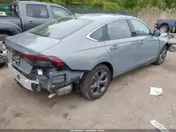 
										Honda Accord Hybrid full									