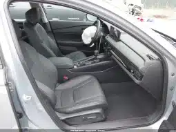 
										Honda Accord Hybrid full									