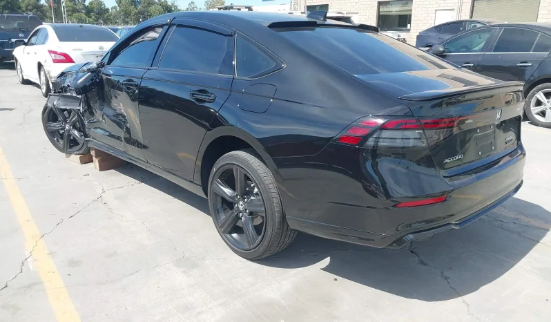 
								Honda Accord Hybrid full									