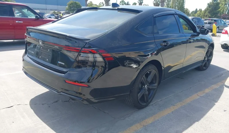 
								Honda Accord Hybrid full									