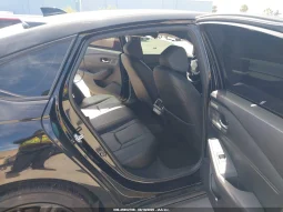 
										Honda Accord Hybrid full									