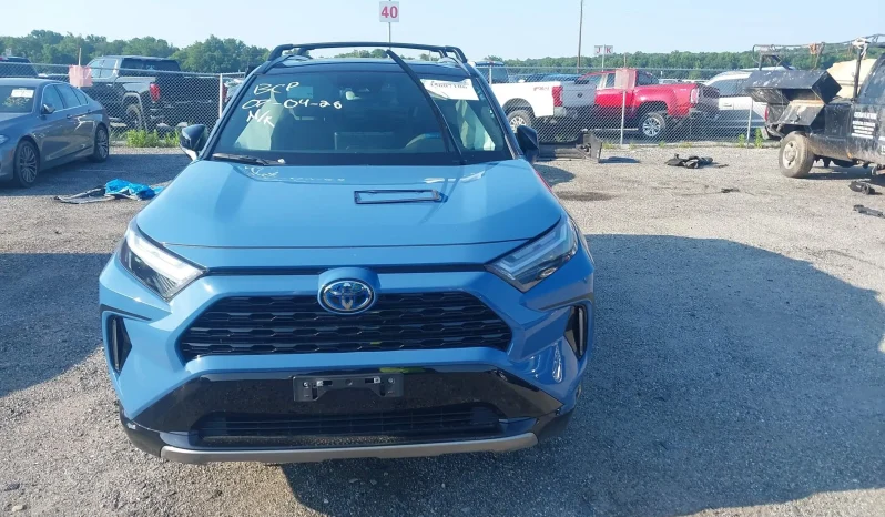 
								Toyota RAV4 full									