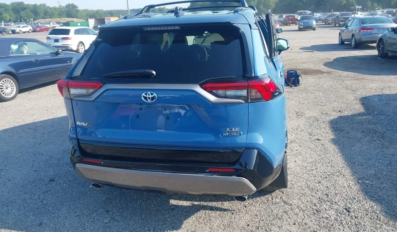 
								Toyota RAV4 full									