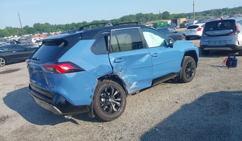 
								Toyota RAV4 full									