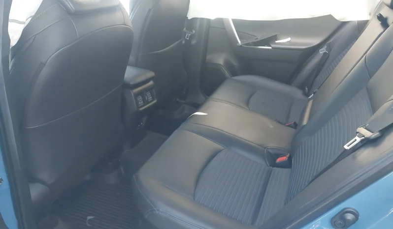 
								Toyota RAV4 full									
