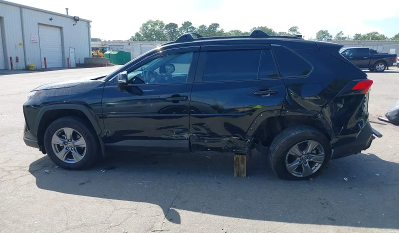 
								Toyota RAV4 full									