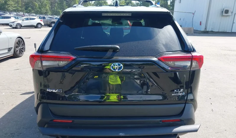 
								Toyota RAV4 full									