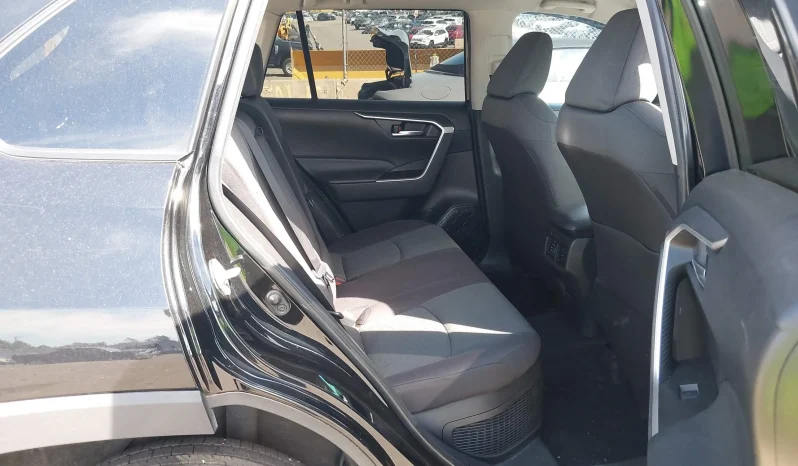 
								Toyota RAV4 full									