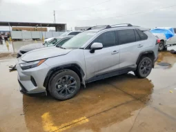 
										Toyota RAV4 full									