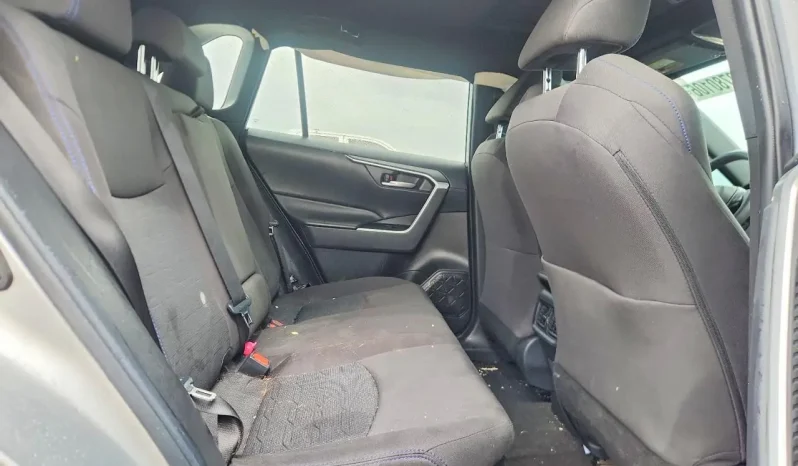 
								Toyota RAV4 full									