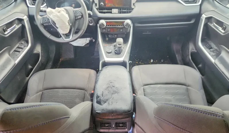 
								Toyota RAV4 full									