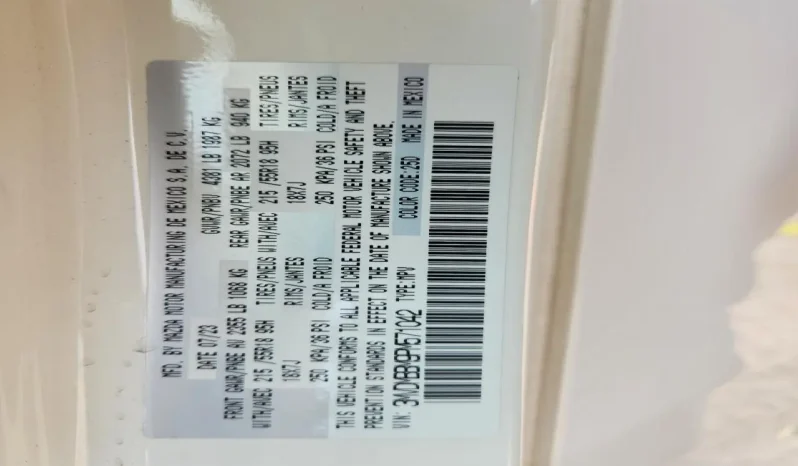 
								Mazda CX-30 full									