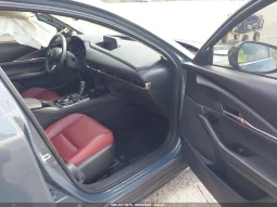 
										Mazda CX-30 full									