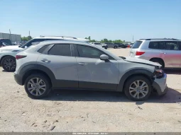 
										Mazda CX-30 full									