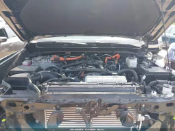 
										Toyota Tacoma Hybrid full									