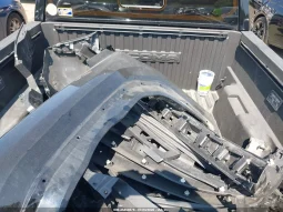 
										Toyota Tacoma Hybrid full									